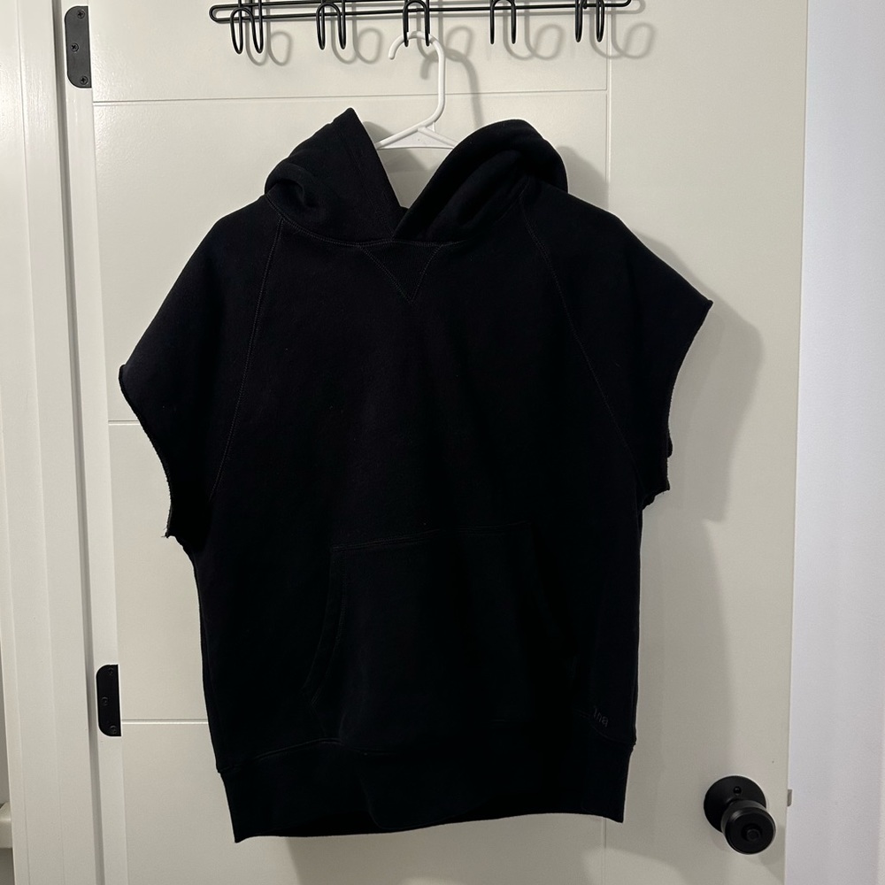 Sleeveless Cozy Boyfriend TNA Aritzia Hoodie WORN ONCE